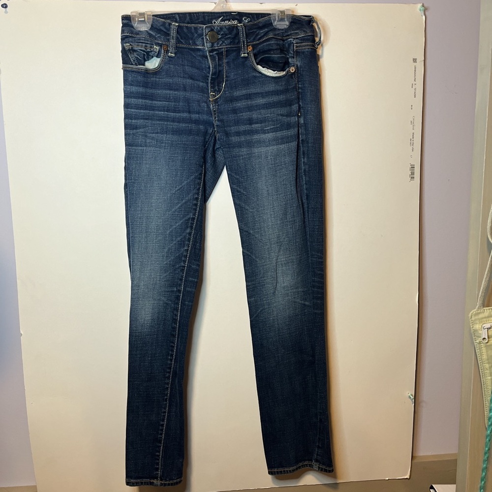 American Eagle blue skinny jeans (size 4).